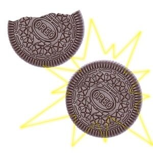 Galleta Oreo mordida y recompuesta