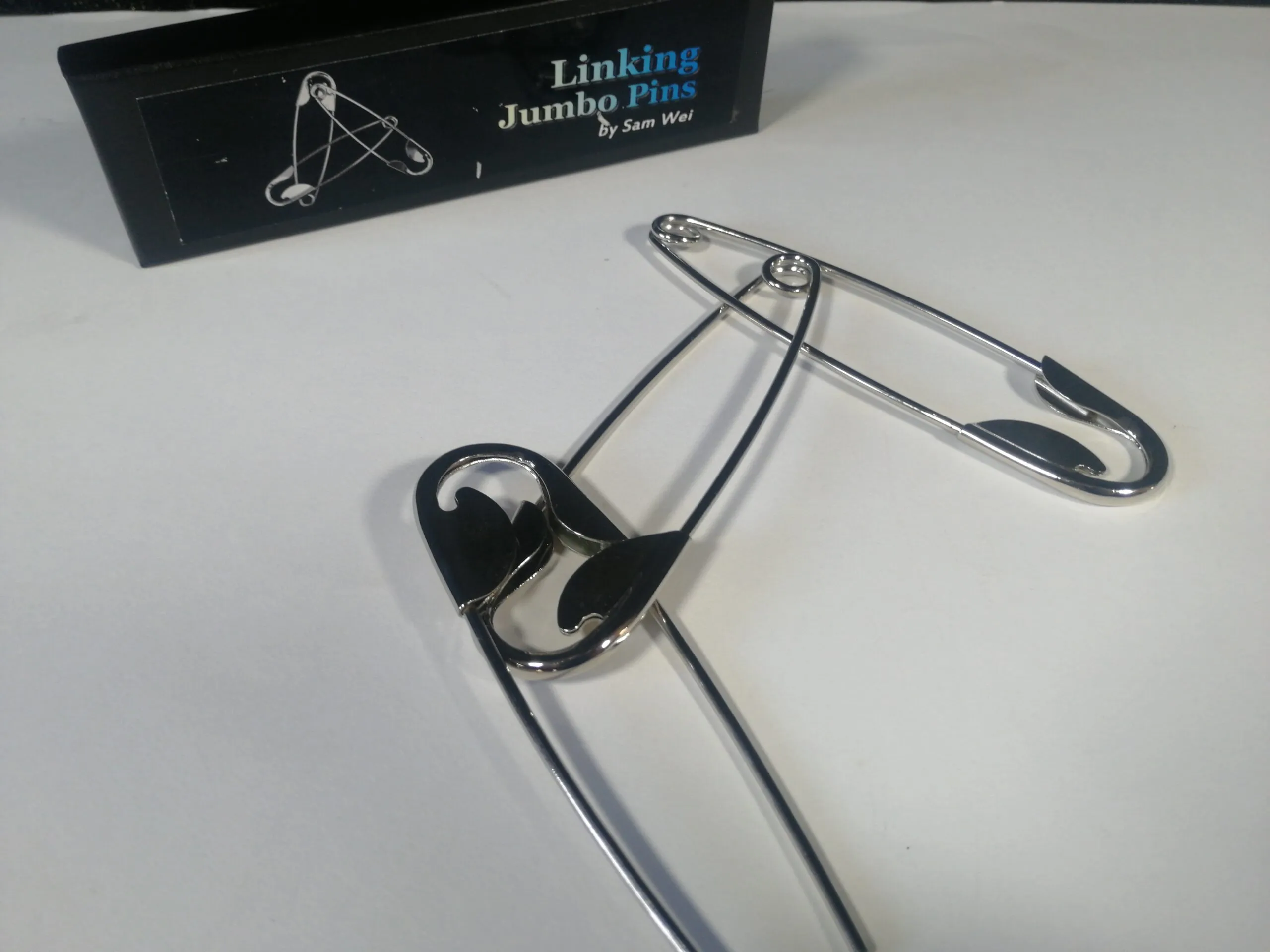 Imperdibles gigantes - Linking jumbo pins, de Sam Wei - Imagen 3