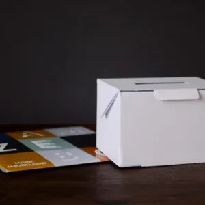 Amazebox,de Mark Shortland y Vanishing Inc. Blanca (Caja de forzaje de papeletas)