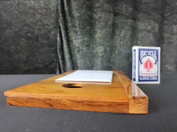 Hopping queen, de Uday // 3 card monte semi jumbo (Encuentra a la dama) - Imagen 2