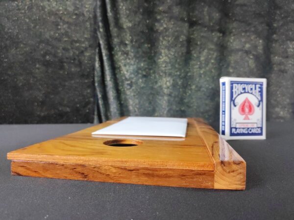 Hopping queen, de Uday // 3 card monte semi jumbo (Encuentra a la dama) - Imagen 2