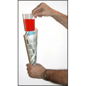 Vaso comedia PRO, de Bazar de magia (vaso en el cono de papel - leche en el periódico)