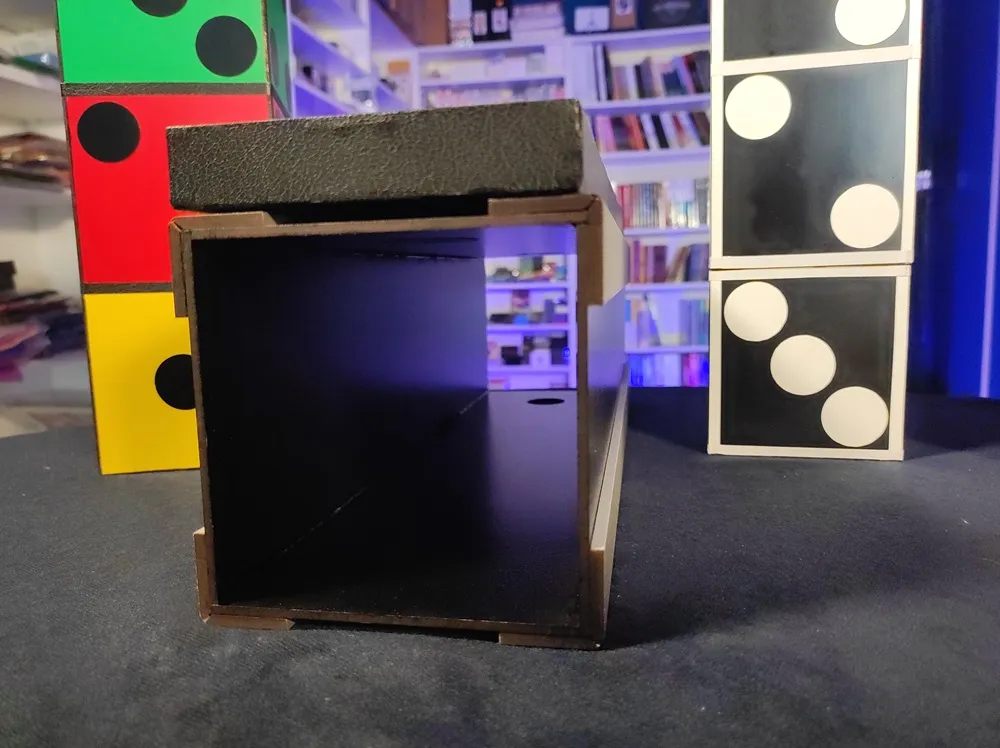 Torre de dados - Dice tower, de Tora