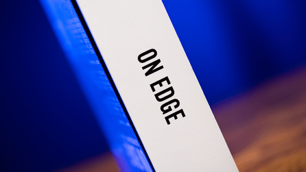 ON EDGE, de Angelo Carbone