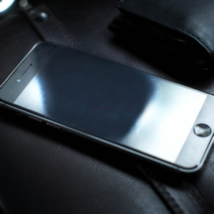 EYEPHONE de Chris Kenworthey y Mark Mason, por Alan Boyd