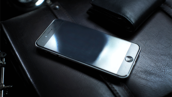 EYEPHONE de Chris Kenworthey y Mark Mason, por Alan Boyd