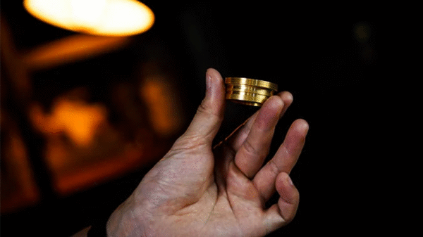 Magnetic Coin Box (Medio Dólar) por Artisan Coin y OFM Studio
