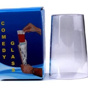 Vaso comedia en el cono de papel