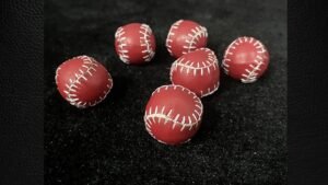 Bola de cuero roja para cubiletes