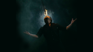 The Fire Act de Boss y Ochiu Magic (El acto de fuego)